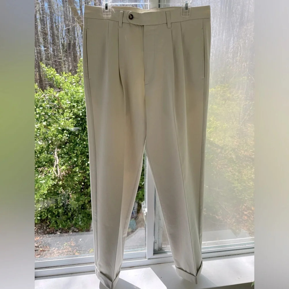 Gary Player 34x34 Pleated and cuffed hem khakis. Classic golf fit men’s pants.